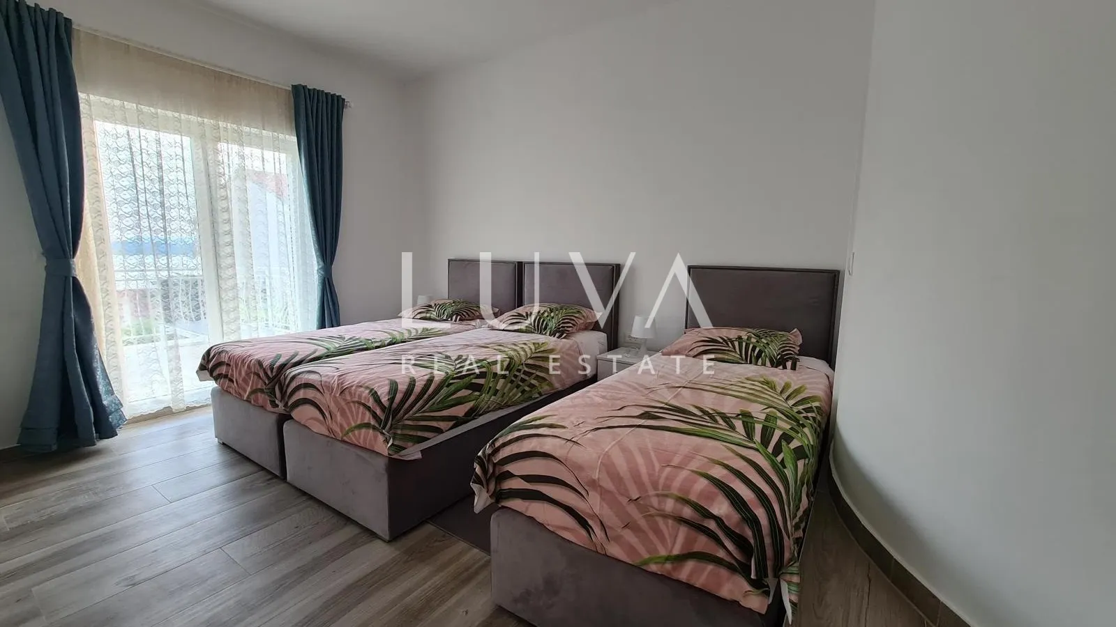 Dramalj, apartmanska kuća 300m2 na prodaju
