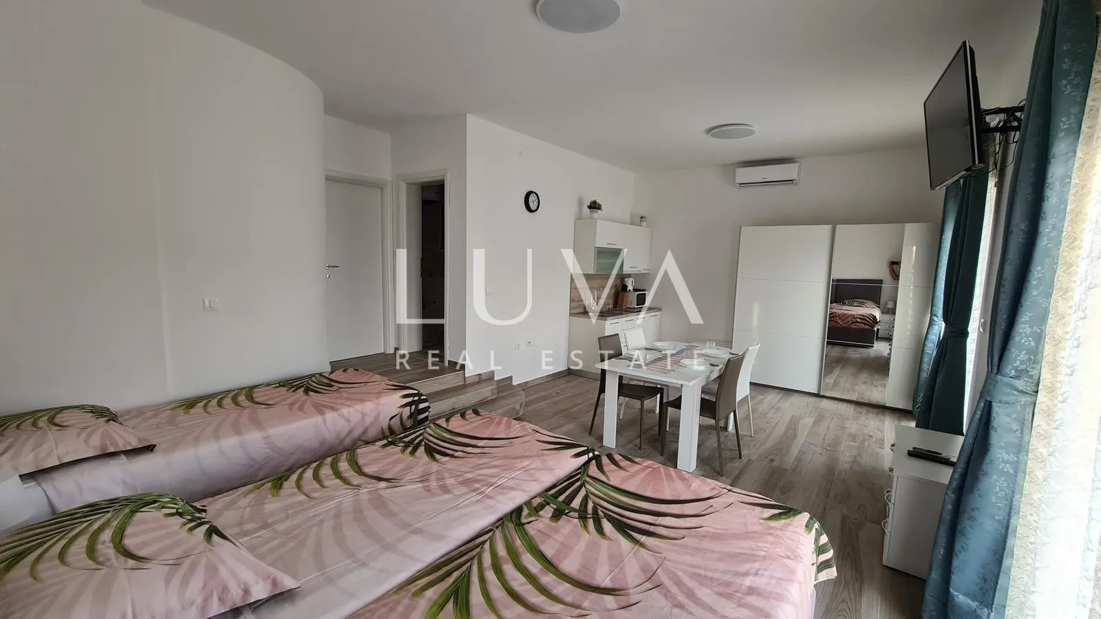 Dramalj, apartmanska kuća 300m2 na prodaju