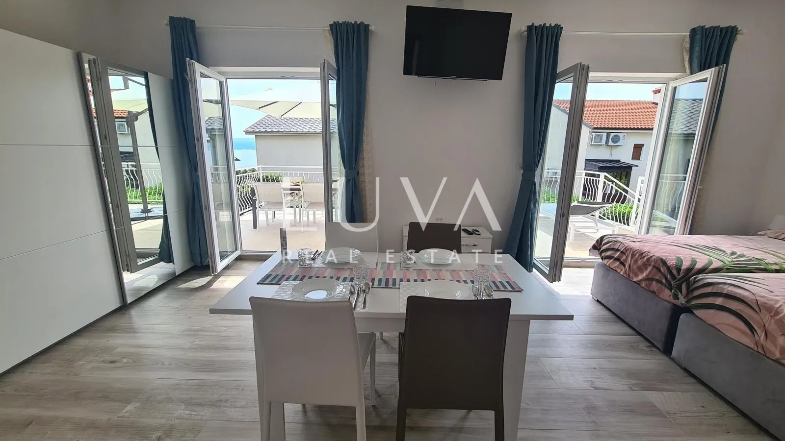 Dramalj, apartmanska kuća 300m2 na prodaju