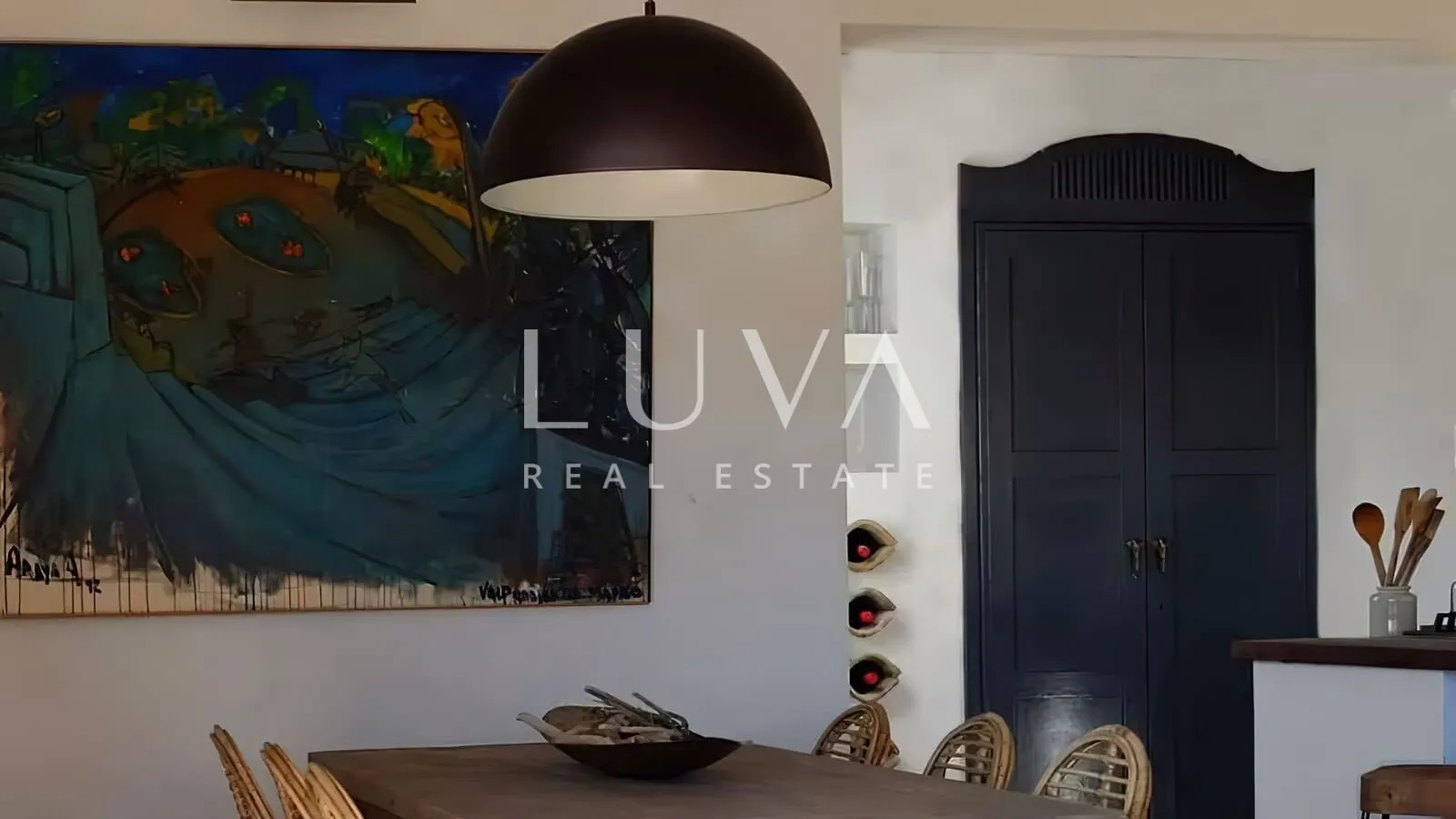 Vis, luksuzna vila s bazenom blizu mora na prodaju