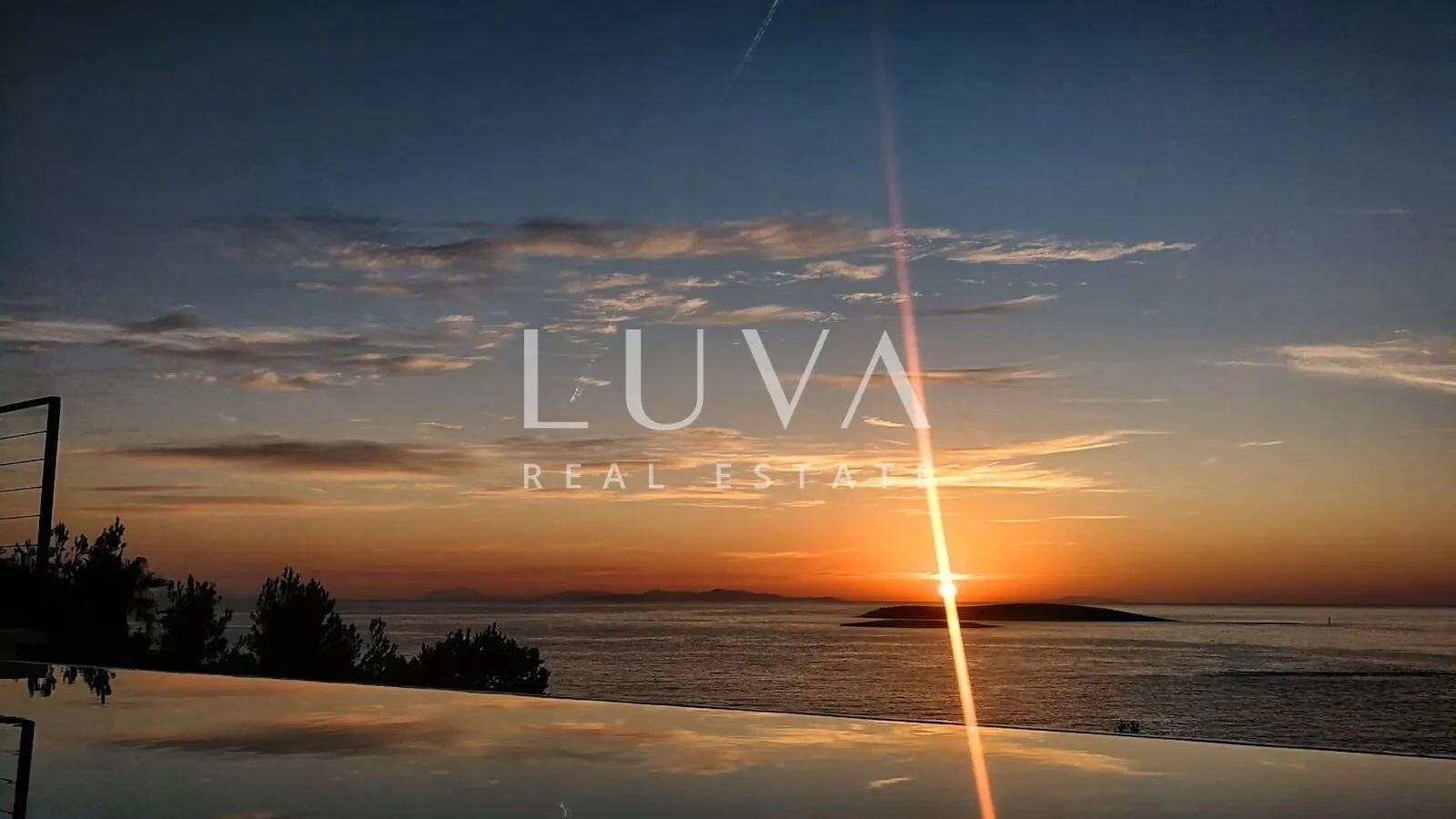 Vis, luksuzna vila s bazenom blizu mora na prodaju