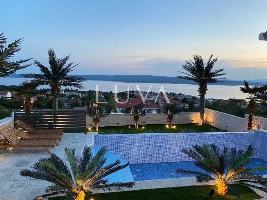 Selce, egzotična luksuzna vila 400m2 s predivnim pogledom na more