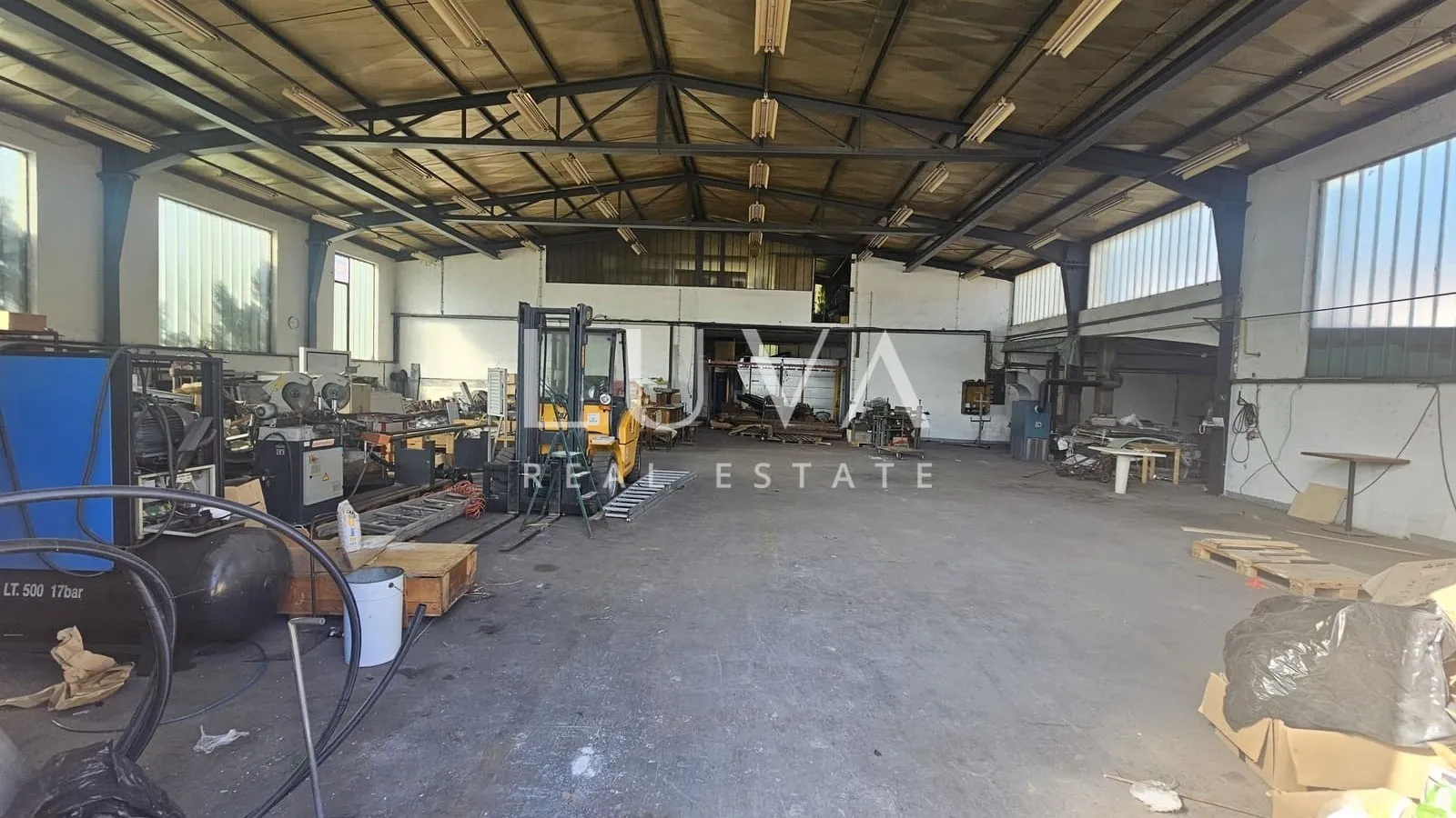Zagreb, Gračani – Geschäftsgebäude mit 3249 m² für Büro-, Lager- und Produktionszwecke