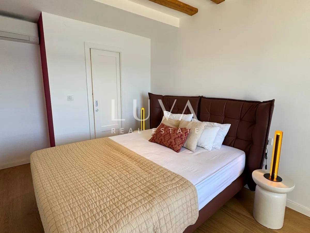 Šibenik, center, luxurious 150m² apartment with a sea view