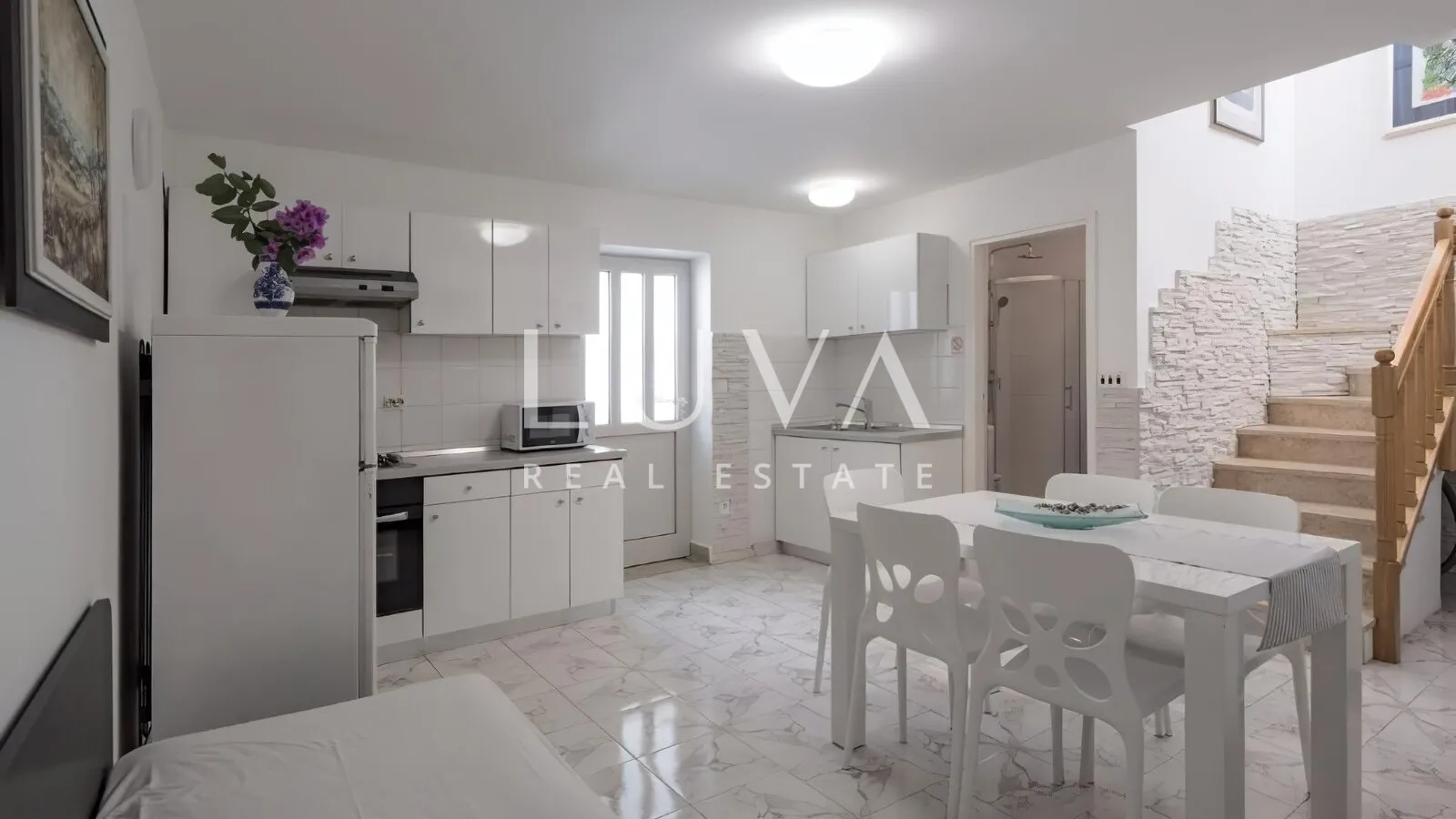 Pula, izvanredna apartmanska kuća s bazenom na prodaju