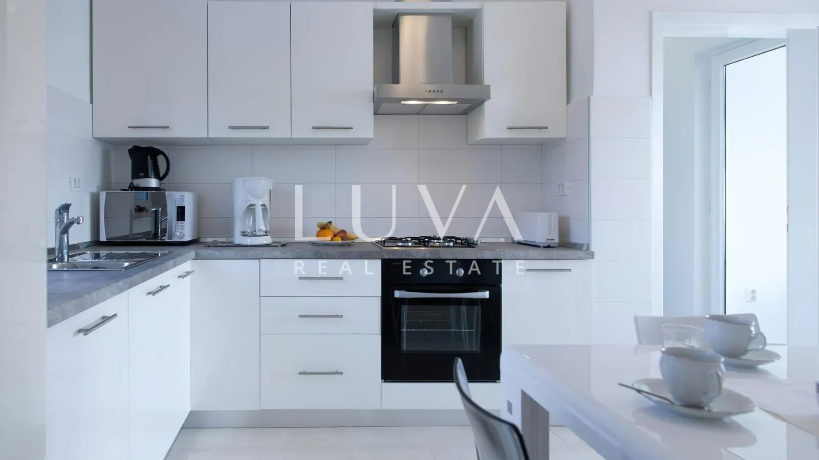 Pula, izvanredna apartmanska kuća s bazenom na prodaju