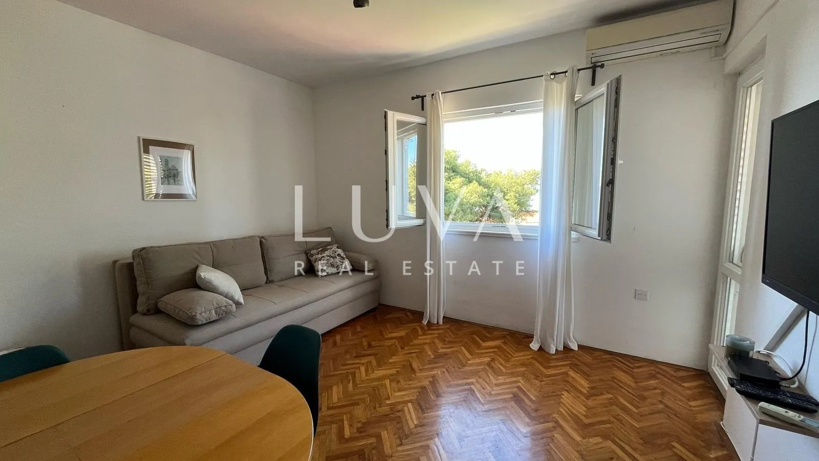 Čiovo, apartmanska kuća 540m2 s pogledom na more, prodaja