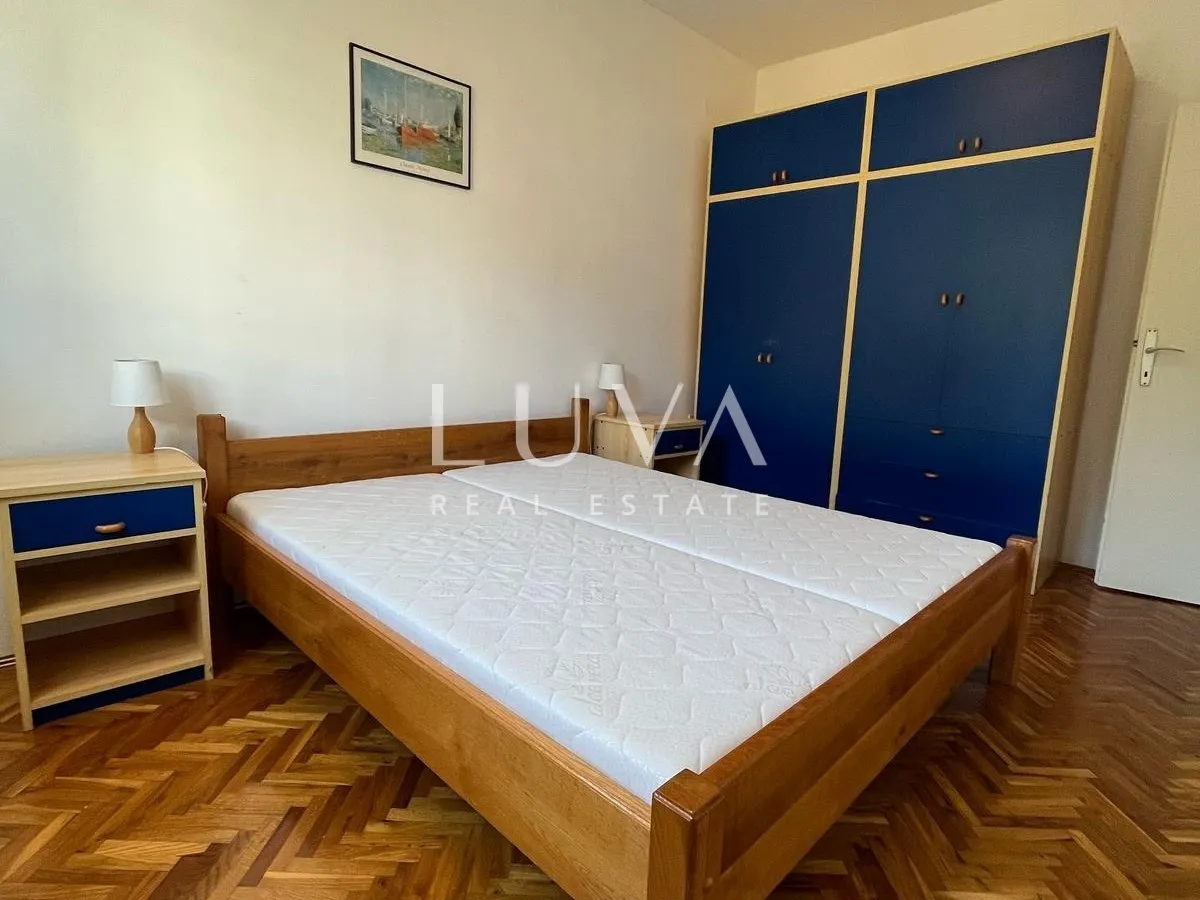 Čiovo, apartmanska kuća 540m2 s pogledom na more, prodaja