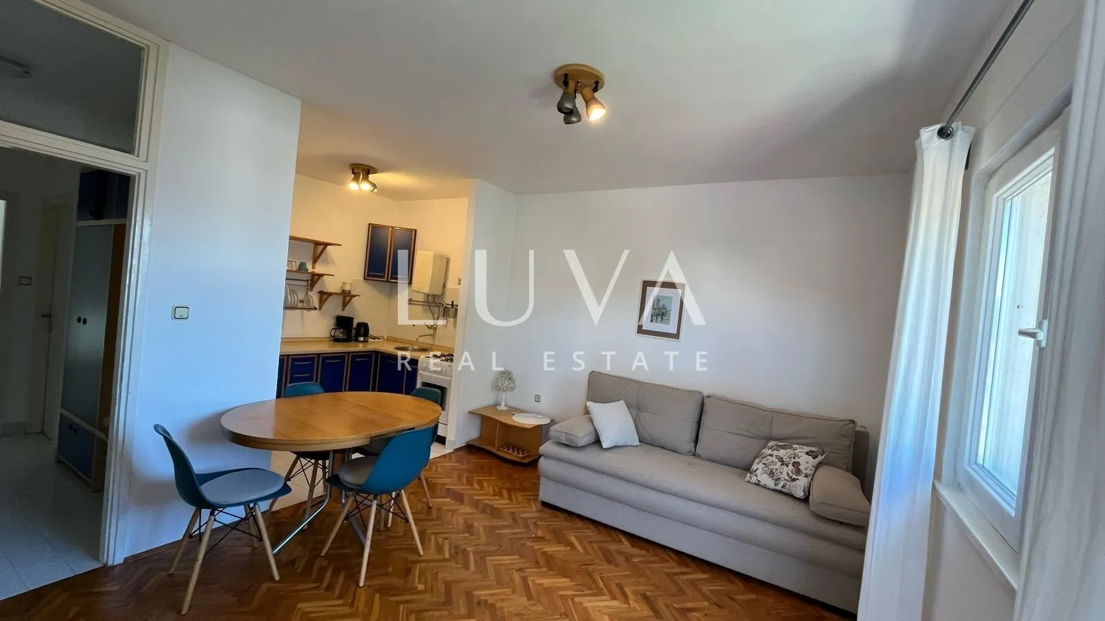 Čiovo, apartmanska kuća 540m2 s pogledom na more, prodaja
