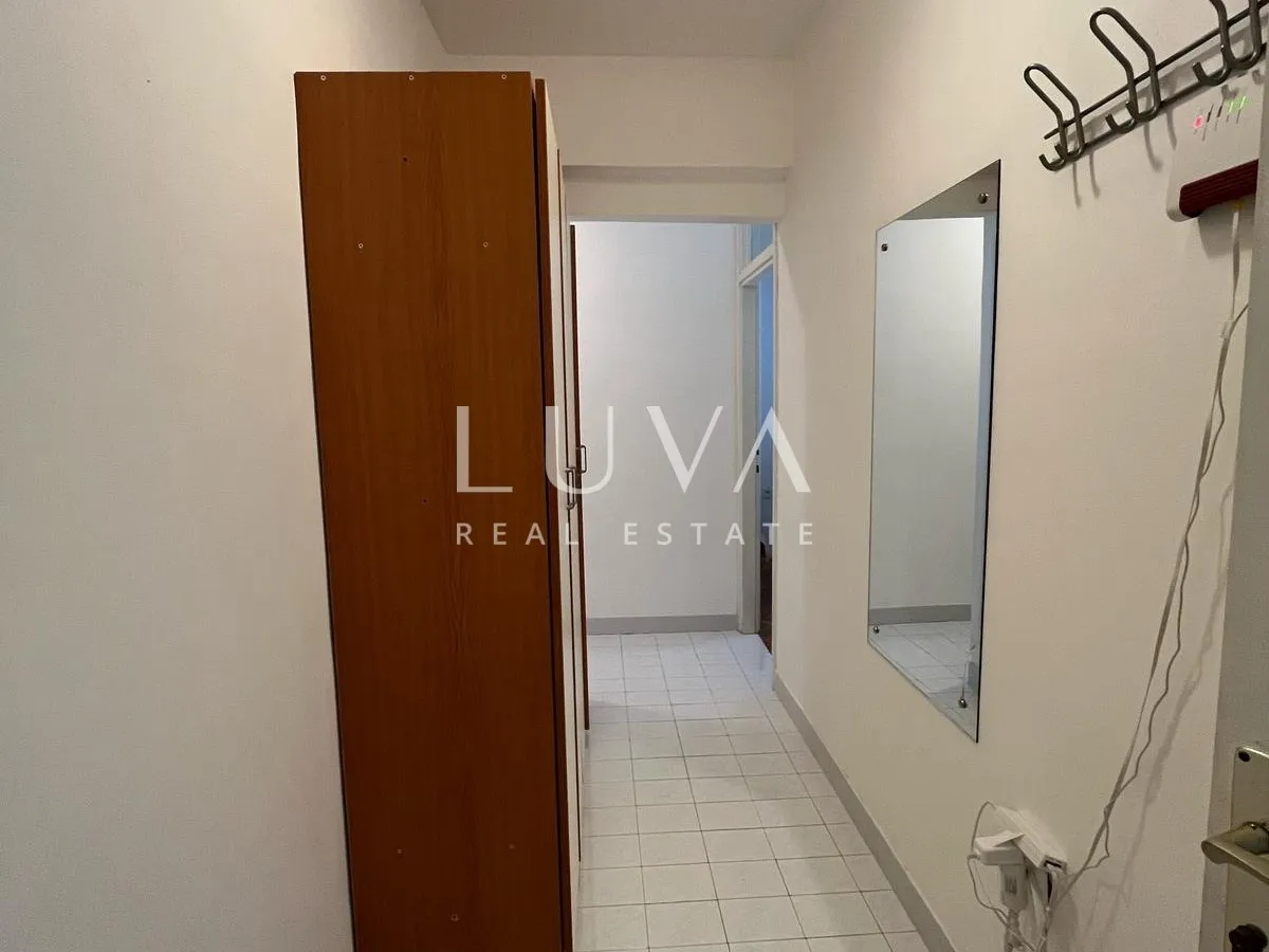 Čiovo, apartmanska kuća 540m2 s pogledom na more, prodaja