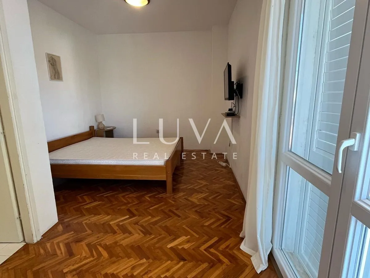 Čiovo, apartmanska kuća 540m2 s pogledom na more, prodaja