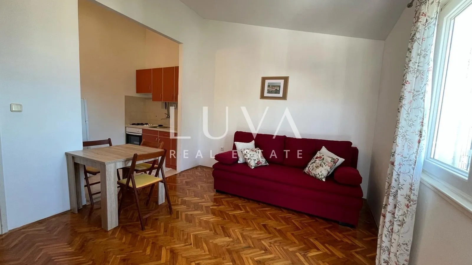 Čiovo, apartmanska kuća 540m2 s pogledom na more, prodaja