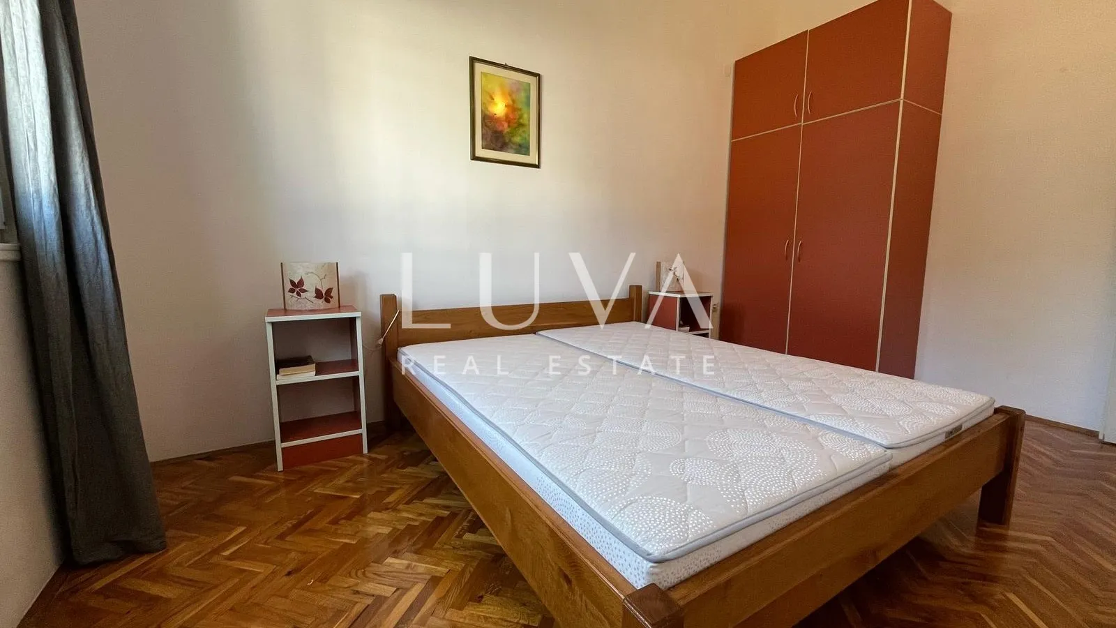 Čiovo, apartmanska kuća 540m2 s pogledom na more, prodaja
