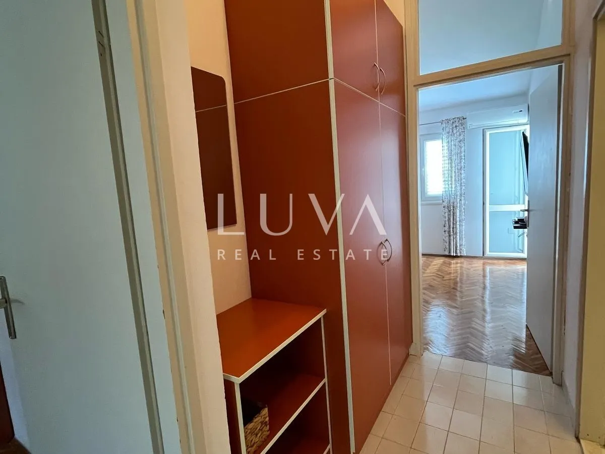 Čiovo, apartmanska kuća 540m2 s pogledom na more, prodaja