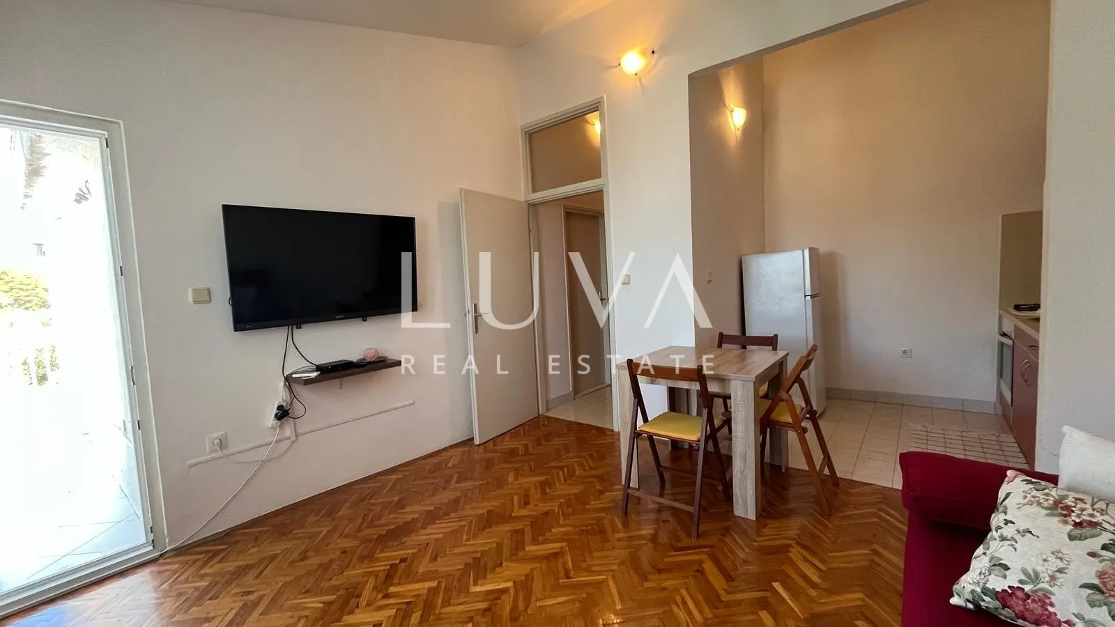 Čiovo, apartmanska kuća 540m2 s pogledom na more, prodaja
