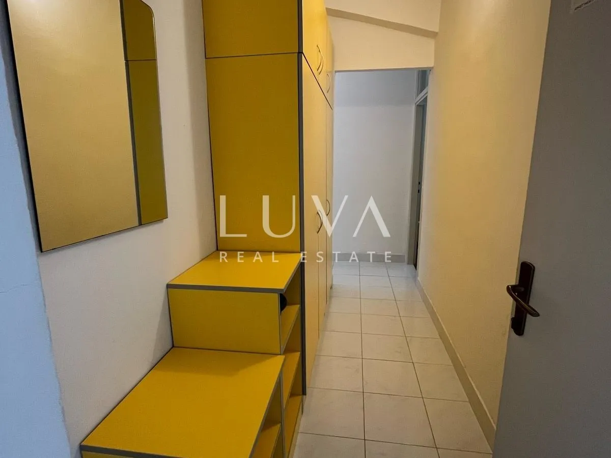 Čiovo, apartmanska kuća 540m2 s pogledom na more, prodaja
