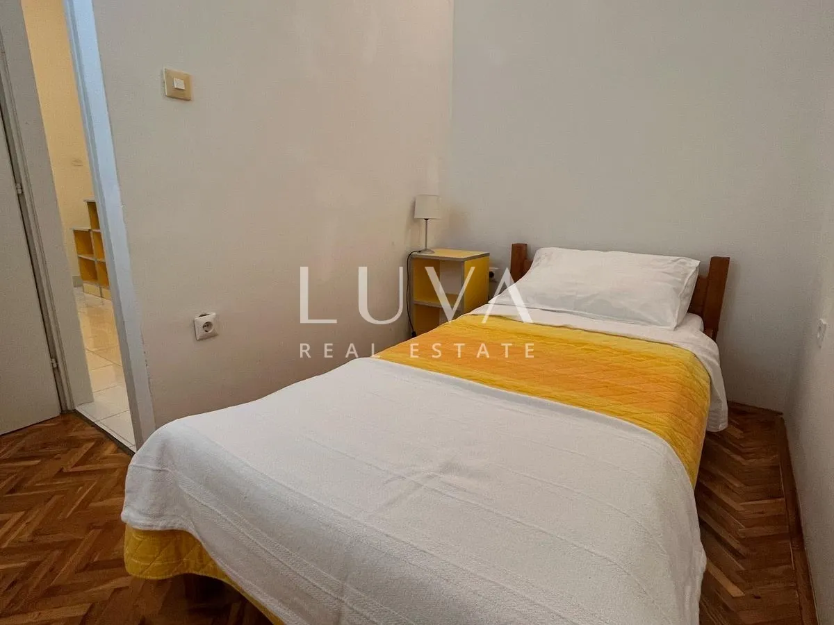 Čiovo, apartmanska kuća 540m2 s pogledom na more, prodaja