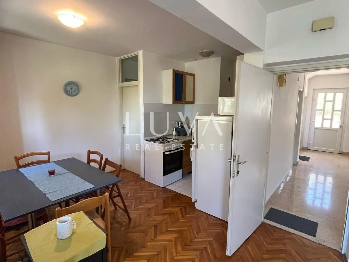 Čiovo, apartmanska kuća 540m2 s pogledom na more, prodaja