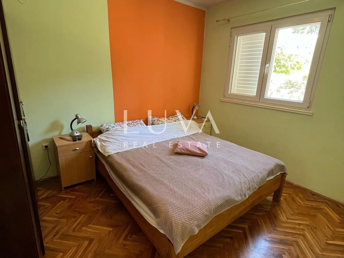 Čiovo, apartmanska kuća 540m2 s pogledom na more, prodaja