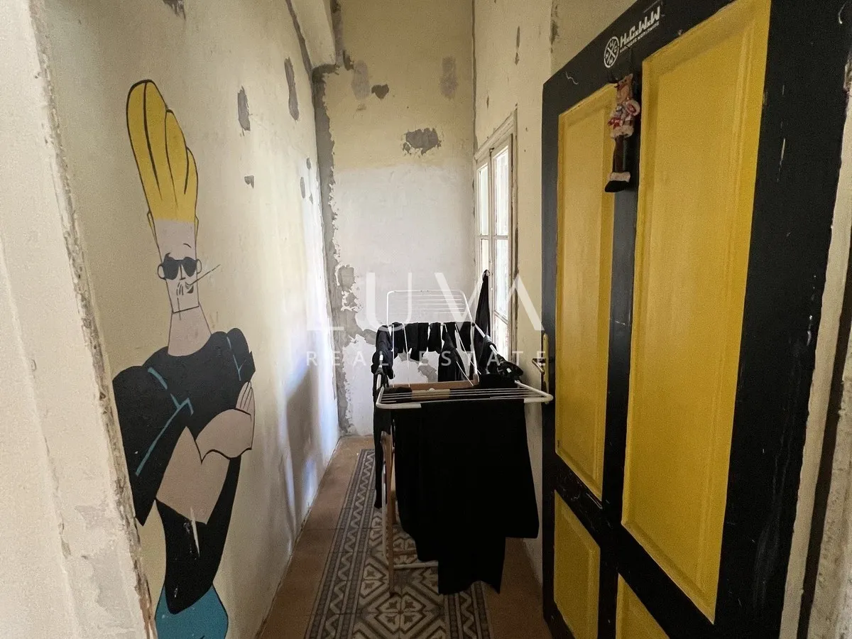 Zagreb, centar, Radićeva, stan 100m2 za adaptaciju