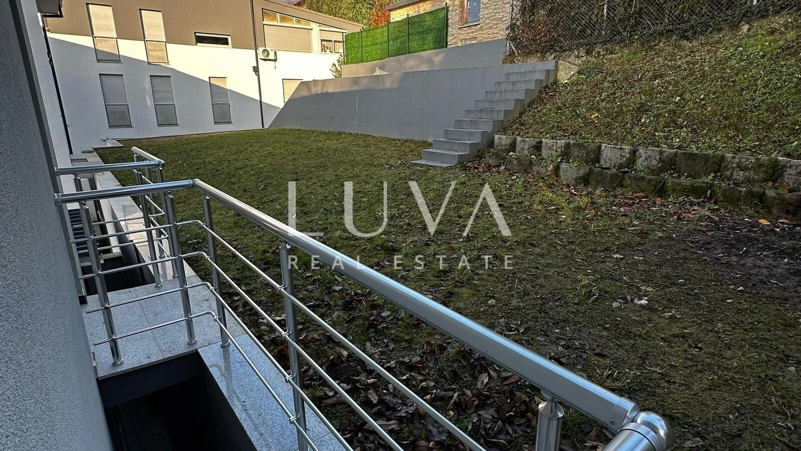 Zagreb, Šestine, luksuzan dvoetažni stan za najam 196 m2 s vrtom i garažom