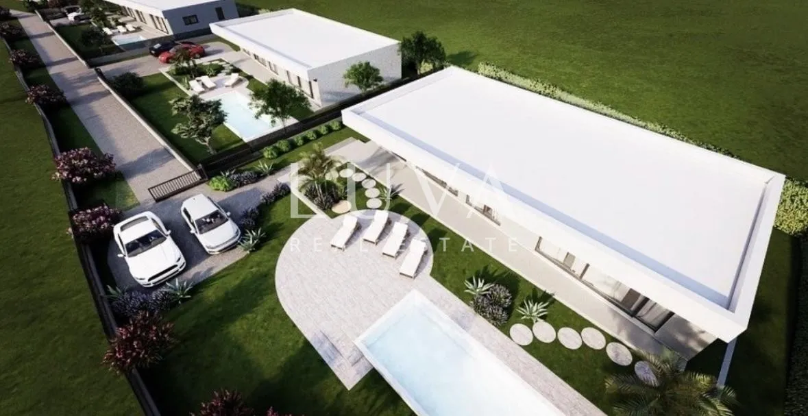 Istra, Labin, prodaje se moderna vila s bazenom i dva stana, 176 m2