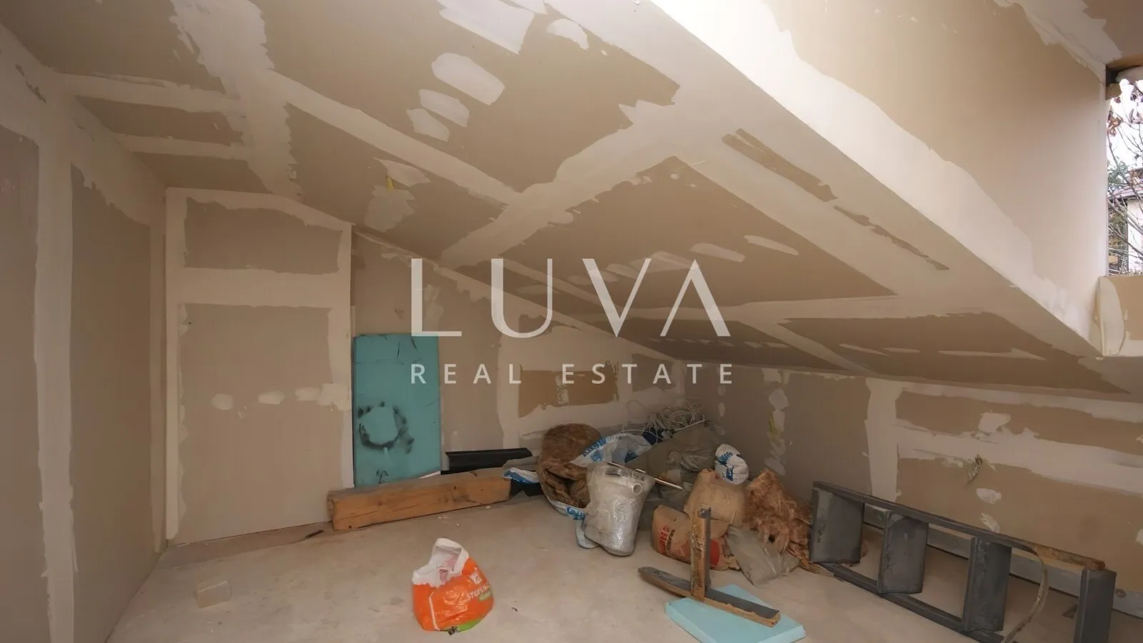 Zagreb Pantovčak, 141m2 apartment for renovation, for sale