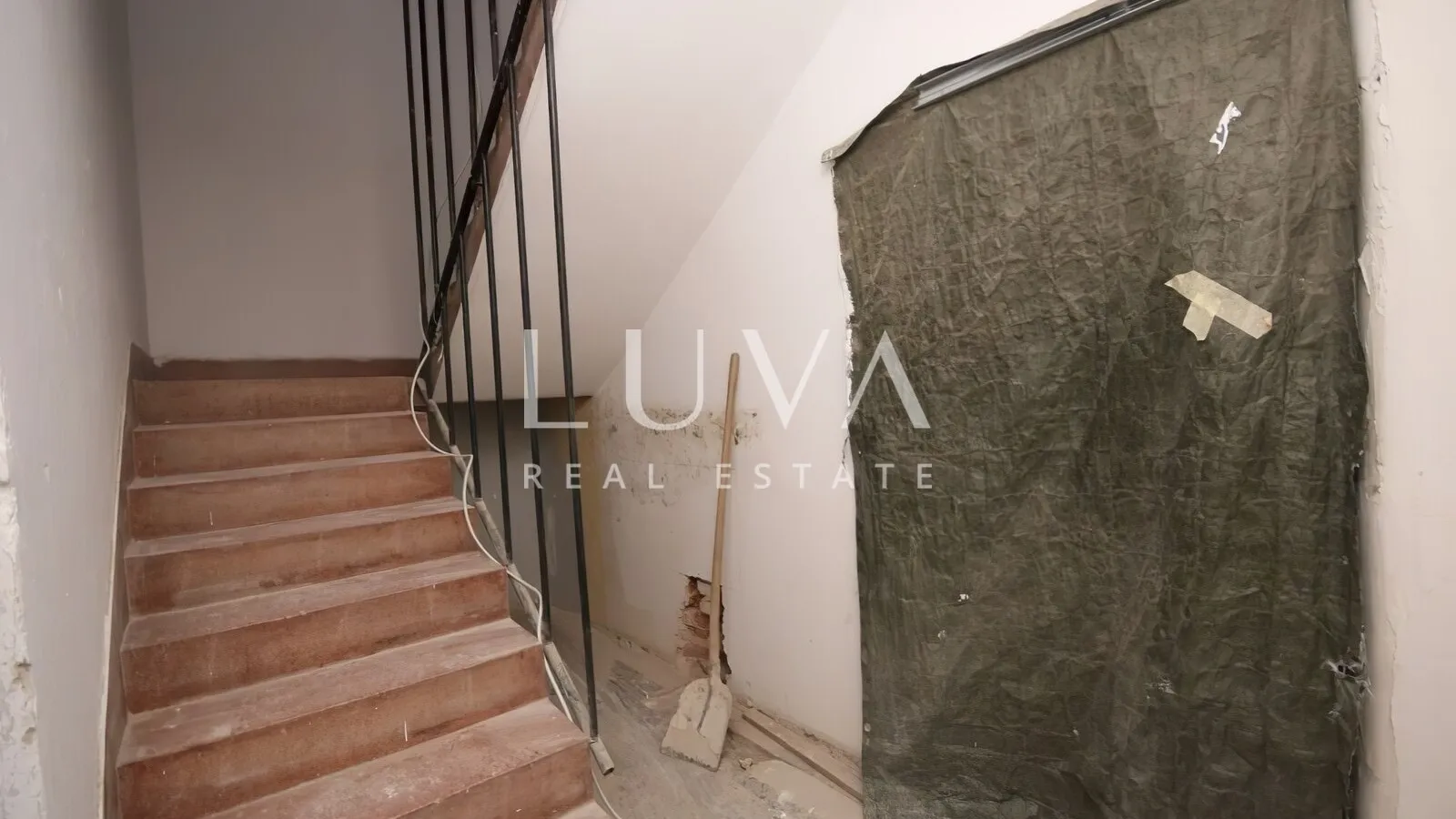 Zagreb Pantovčak, 141m2 apartment for renovation, for sale
