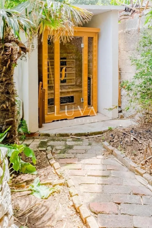 Split, Varoš, City Center, House with Pool for Sale