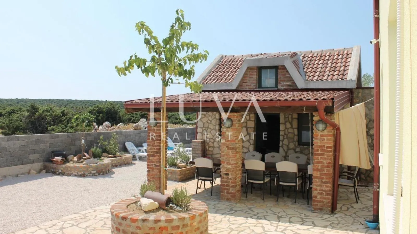 Proboj, Pag, 100m2 house with pool, for sale