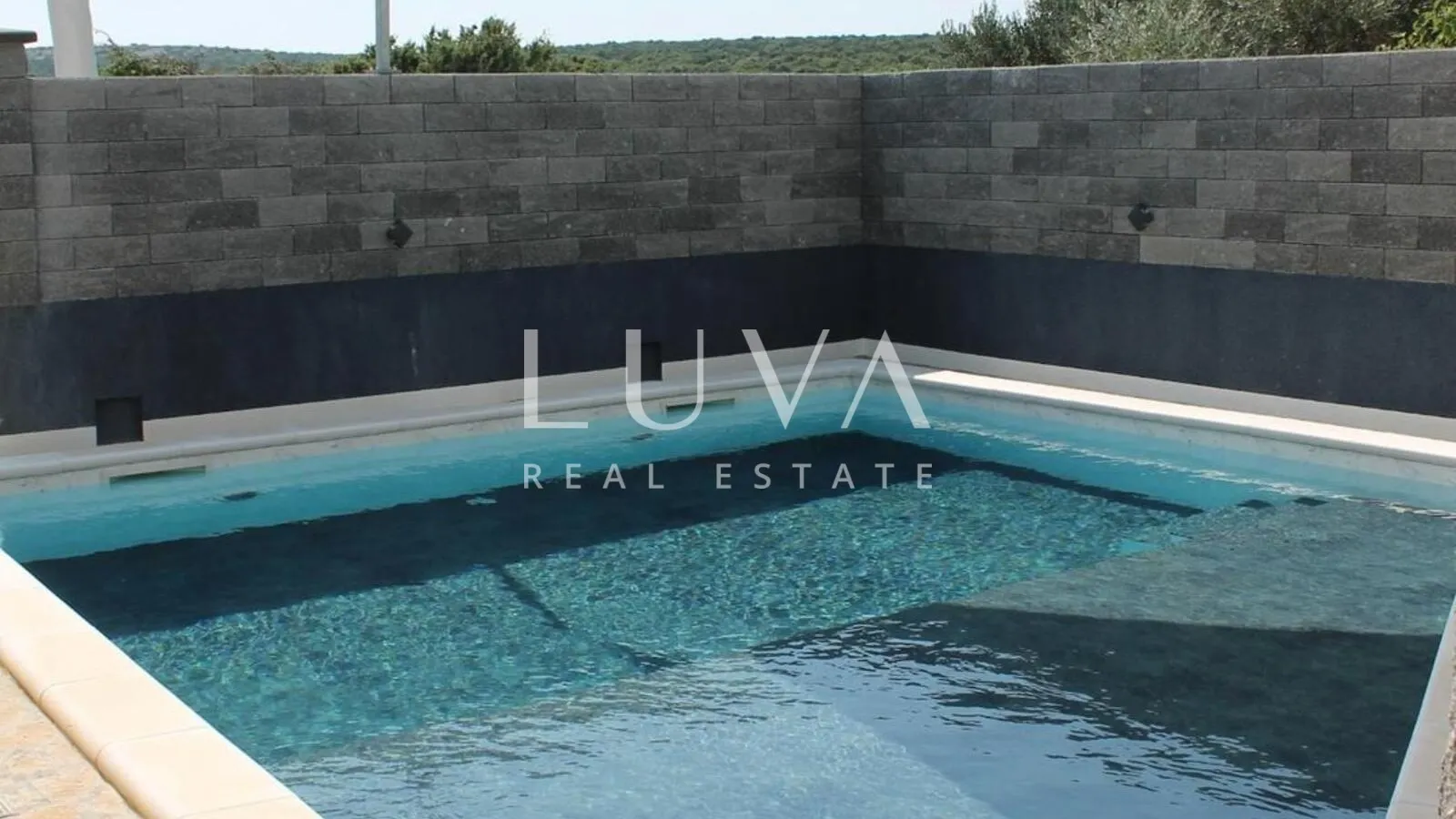 Proboj, Pag, 100m2 house with pool, for sale
