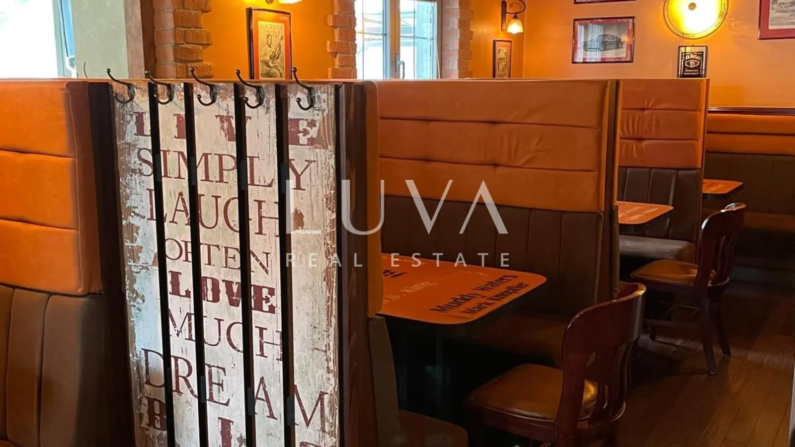Zagreb, Vrbani, ugostiteljski objekt s dvoetažnim stanom 450m2