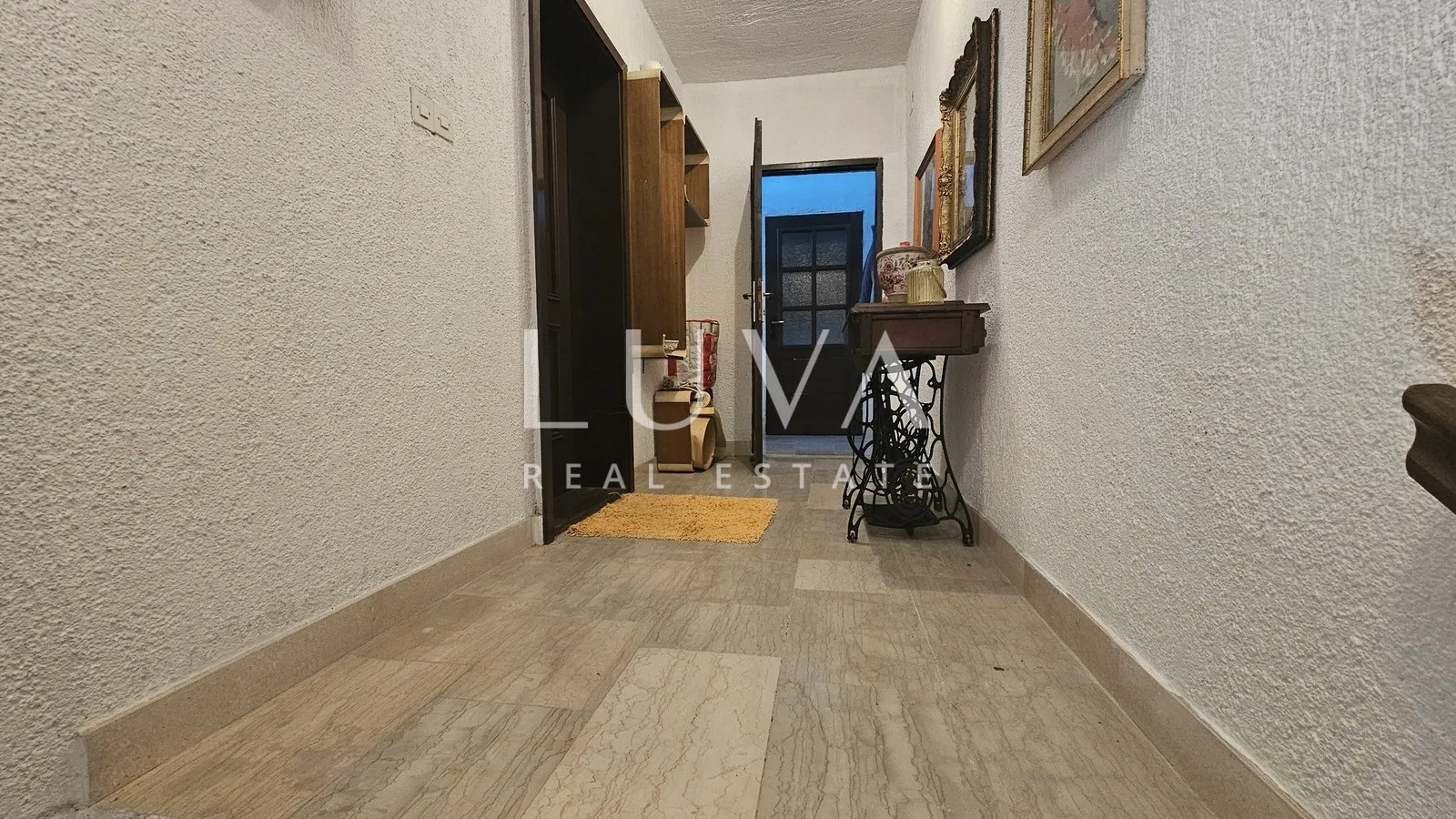 Lekenik, Pešćenica, prostrana obiteljska kuća na prodaju
