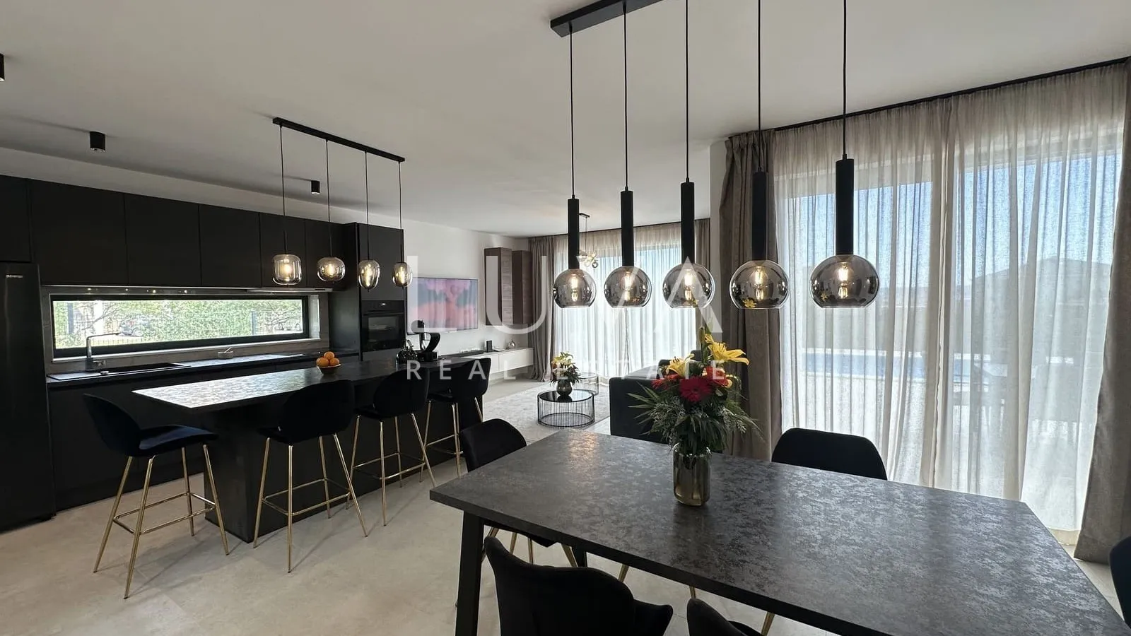 Kaštel Stari, Split, moderna luksuzna vila s bazenom na prodaju