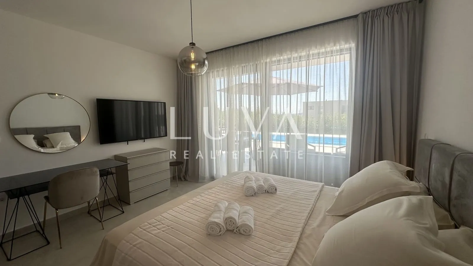 Kaštel Stari, Split, moderna luksuzna vila s bazenom na prodaju