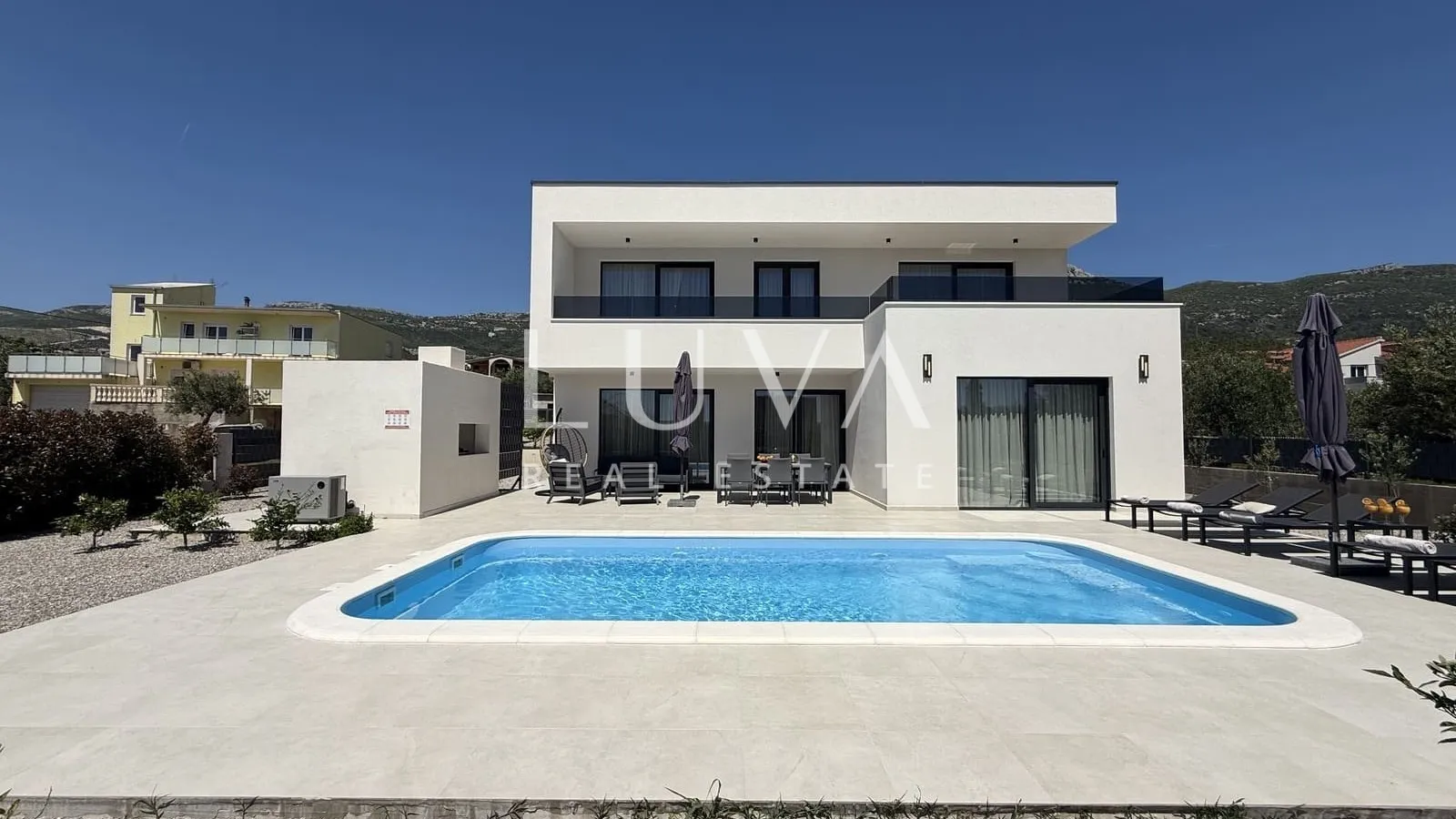 Kaštel Stari, Split, moderna luksuzna vila s bazenom na prodaju