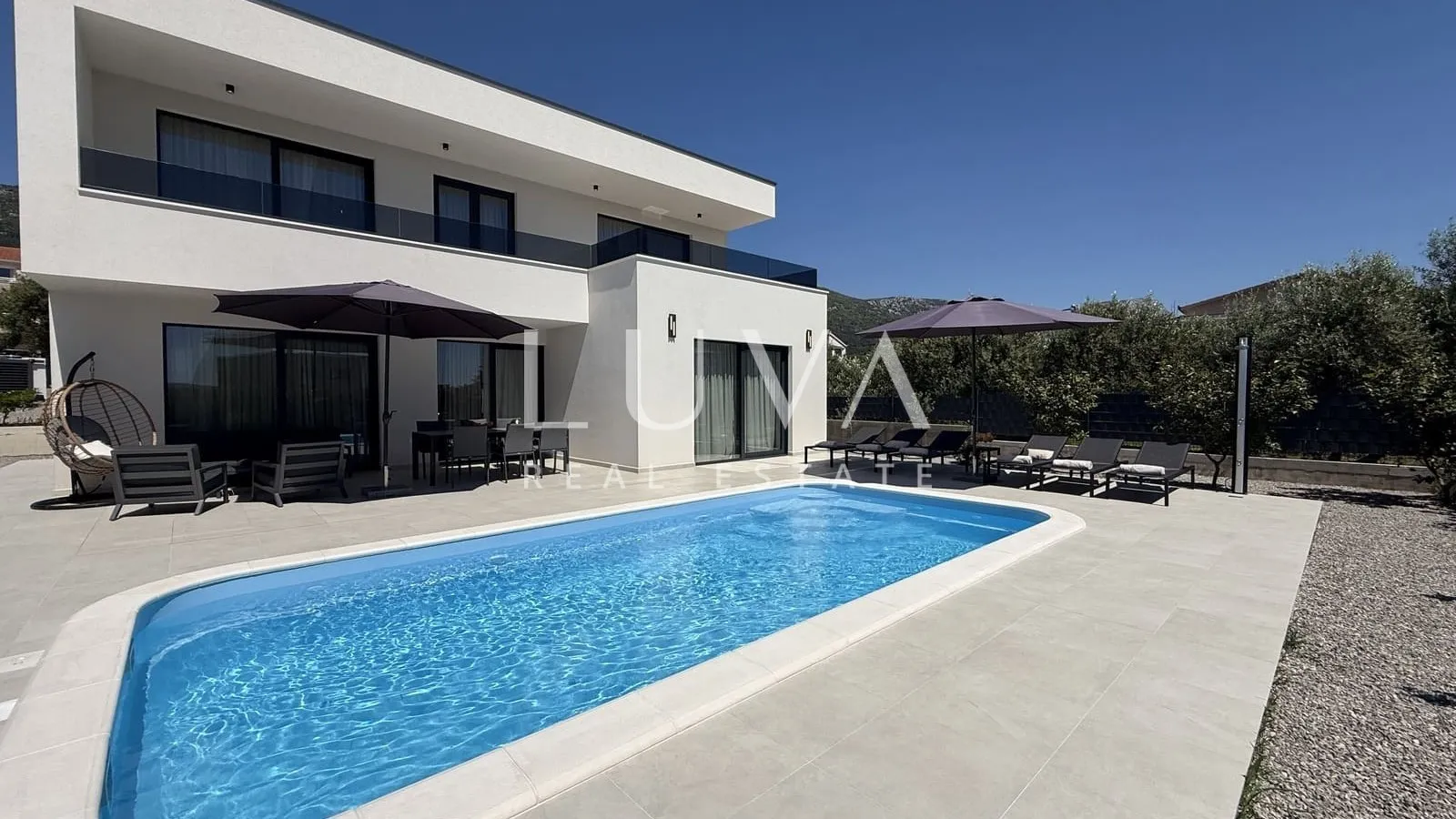 Kaštel Stari, Split, moderna luksuzna vila s bazenom na prodaju
