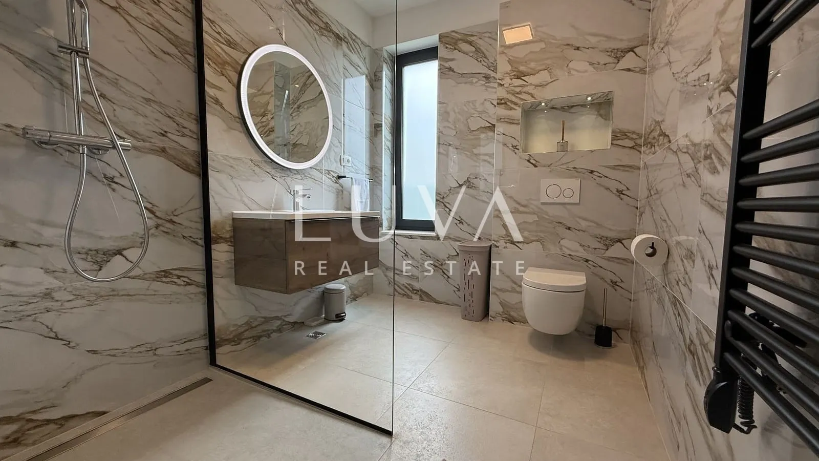 Kaštel Stari, Split, moderna luksuzna vila s bazenom na prodaju