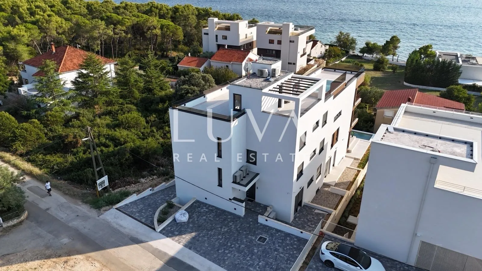Luxury Seaside Apartment with Pool – Kožino, Zadar