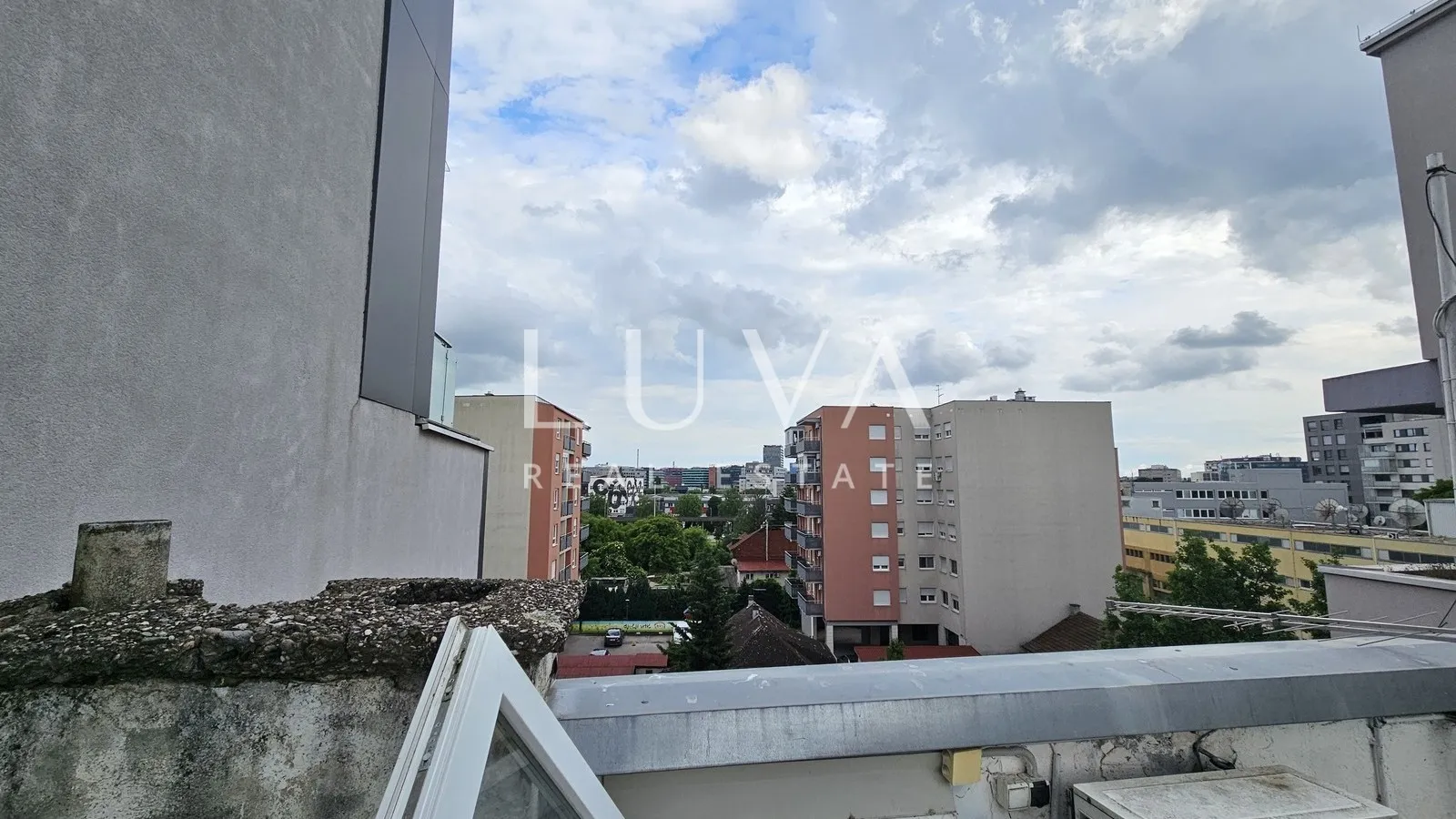 Zagreb, Donji grad, 4s stan s krovnom terasom, prodaja