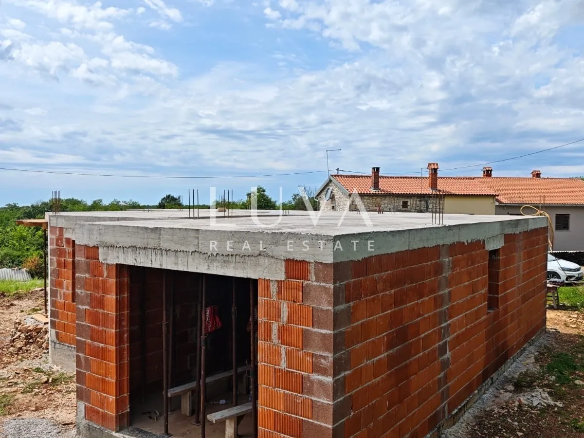 Istra, Tinjan, moderna vila s bazenom u izgradnji, 235 m2