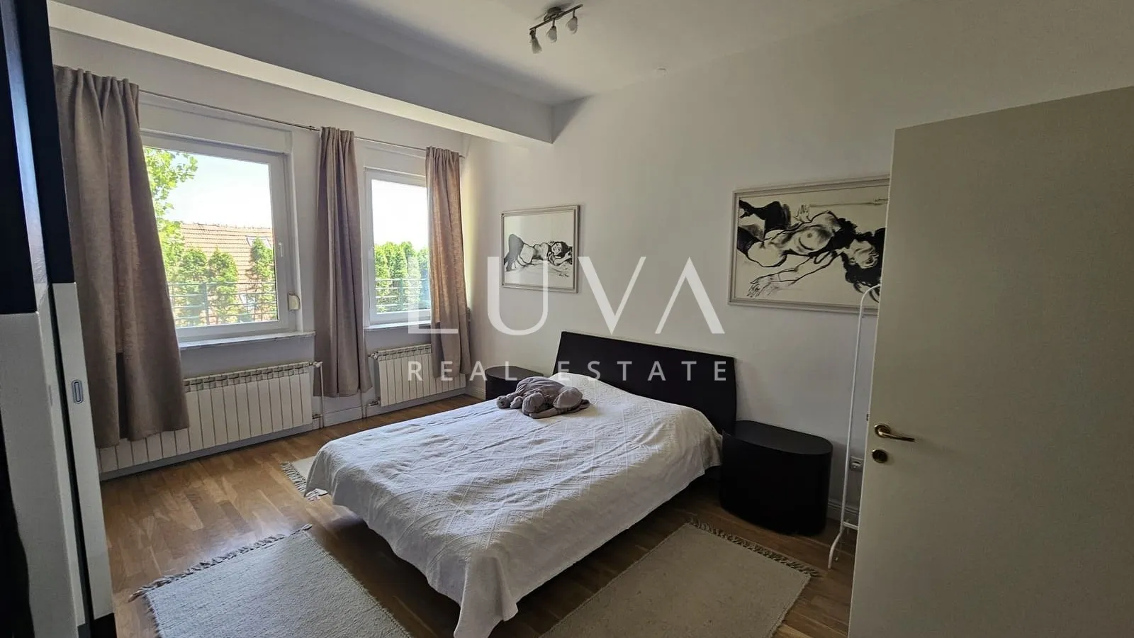 Zagreb, Gornje Prekrižje, luxury apartment with garden and garage, 230m2
