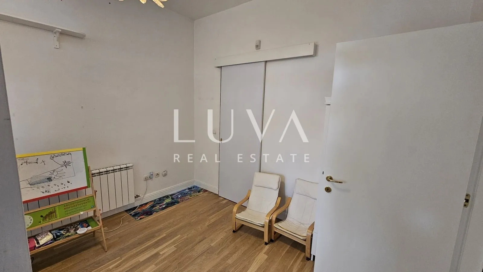 Zagreb, Gornje Prekrižje, luxury apartment with garden and garage, 230m2