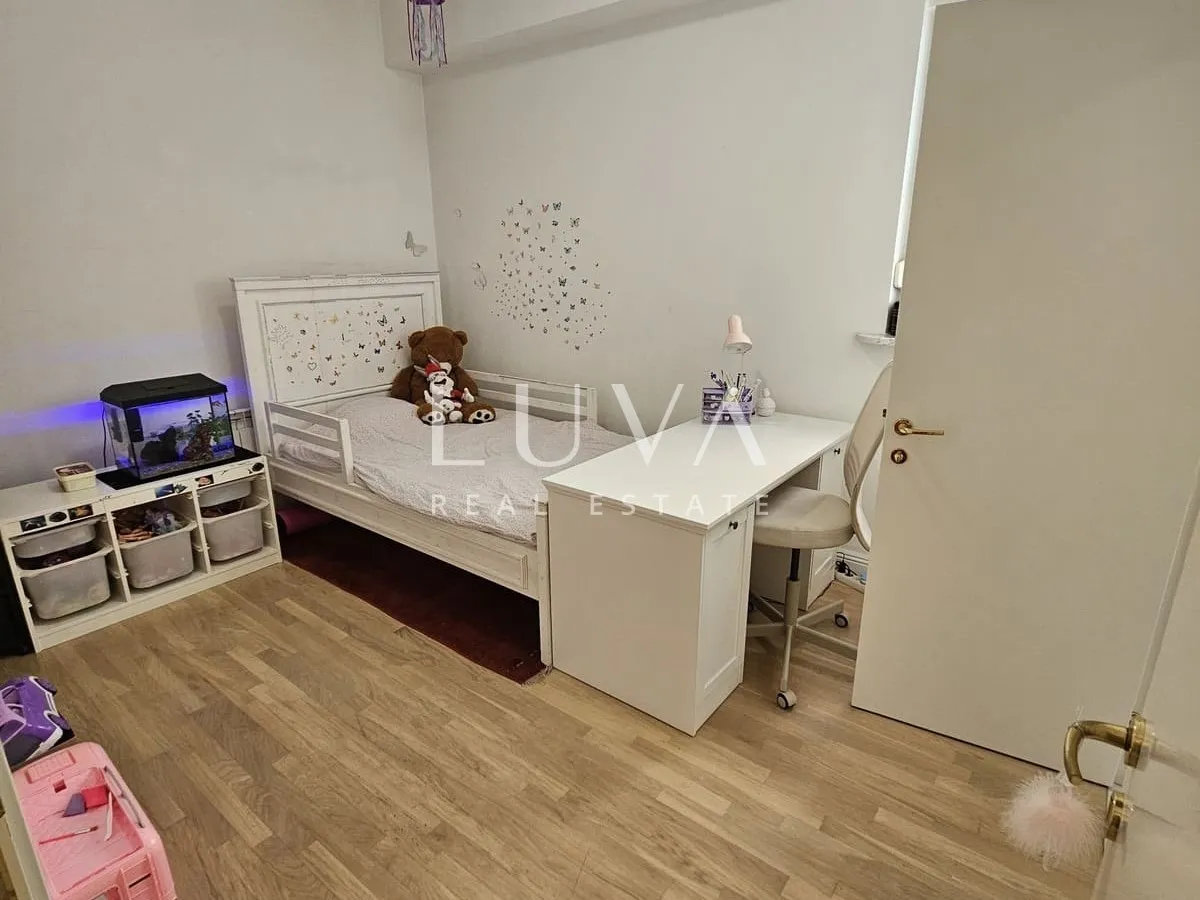 Zagreb, Gornje Prekrižje, luxury apartment with garden and garage, 230m2
