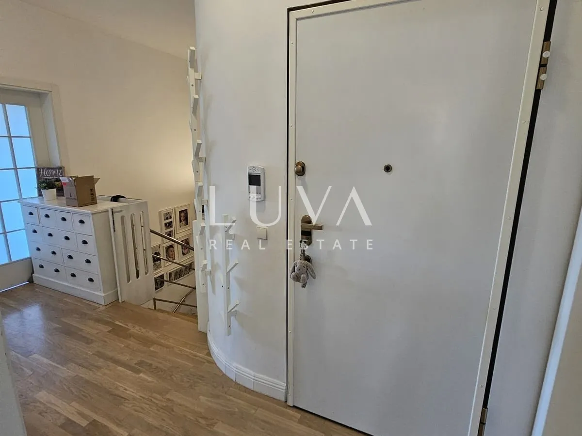 Zagreb, Gornje Prekrižje, luxury apartment with garden and garage, 230m2