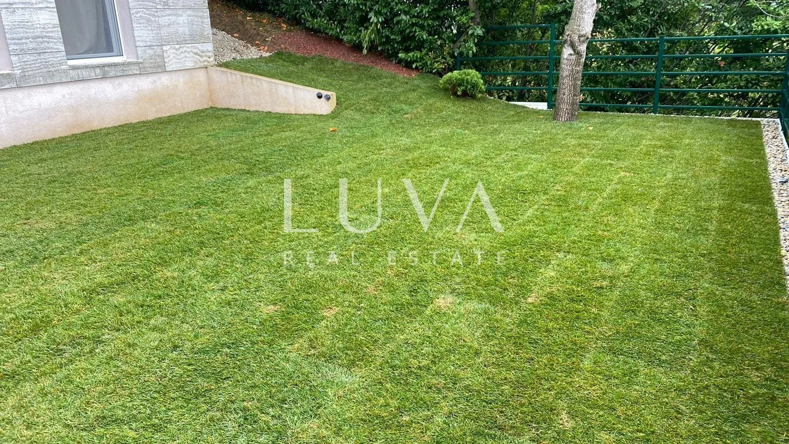 Zagreb, Gornje Prekrižje, luxury apartment with garden and garage, 230m2