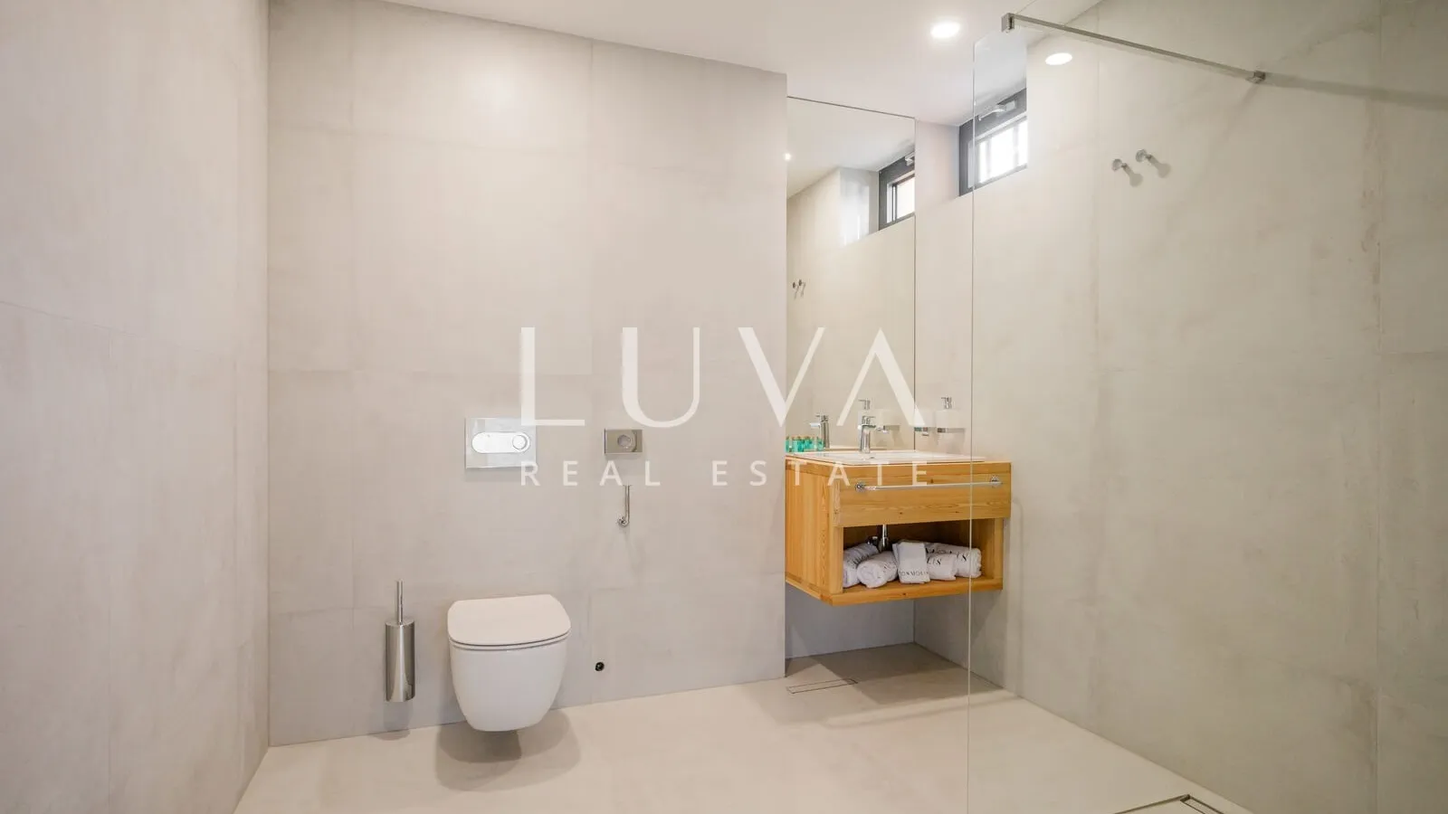 Dubrovnik,  Brsečine, moderni hotel s bazenom na prodaju