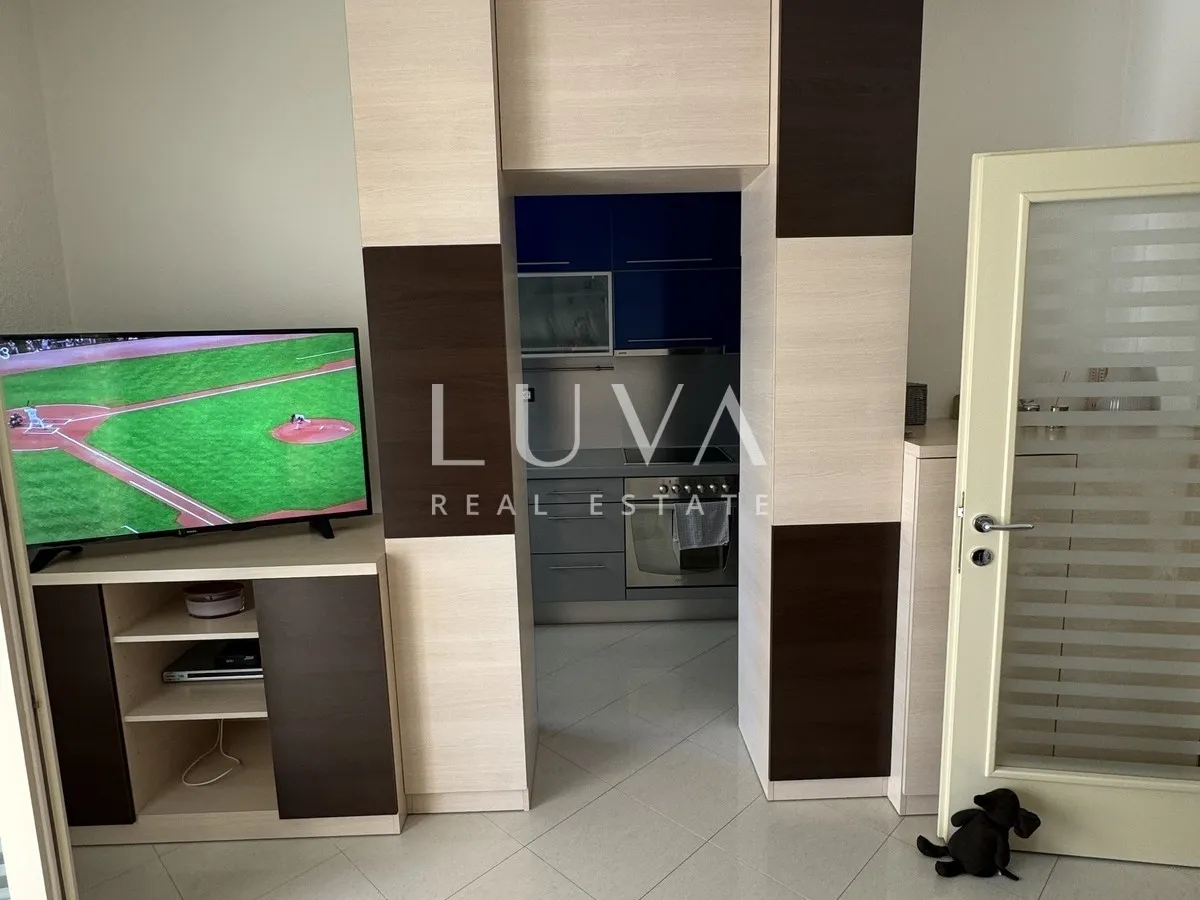 Nin, prostrana dvojna kuća 275m2 na prodaju