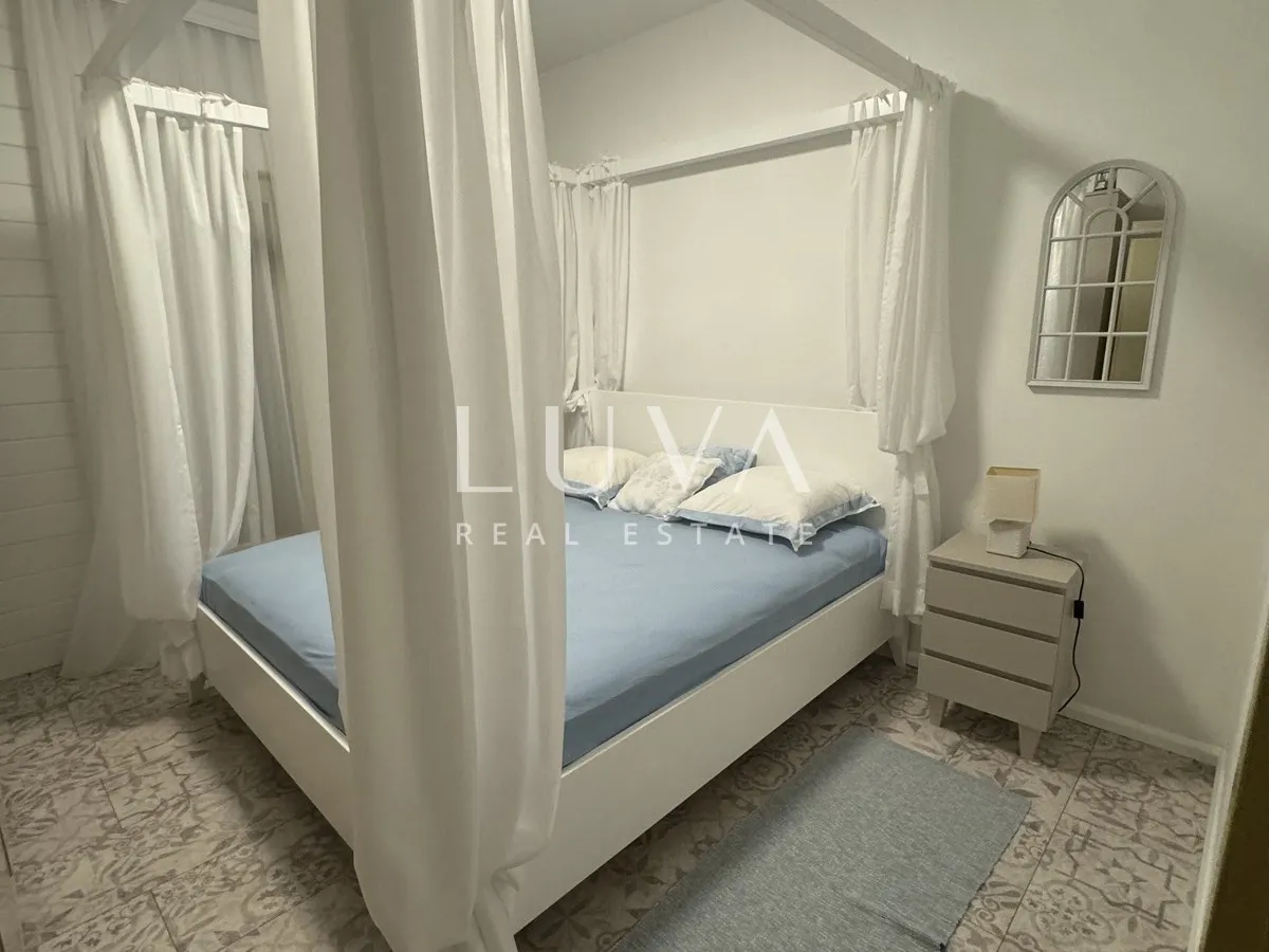 Nin, prostrana dvojna kuća 275m2 na prodaju