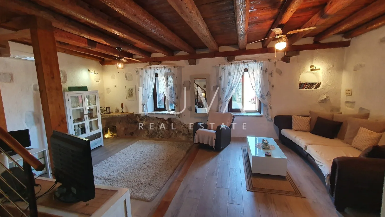 Hvar, Vrbanj – Authentic Stone House with Pool for Sale